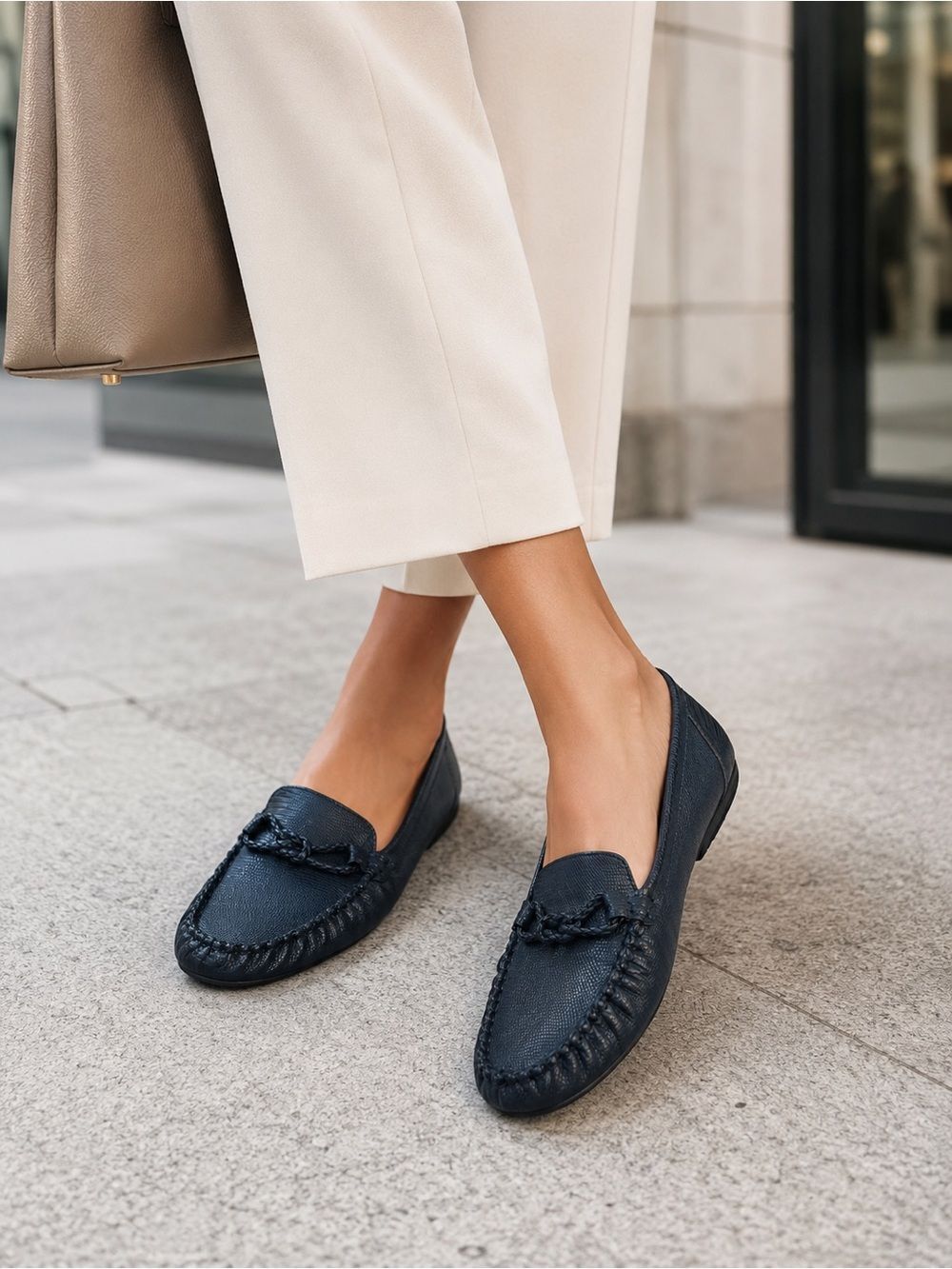dexflex comfort Black Leather Mocassins Braided Leather Bow